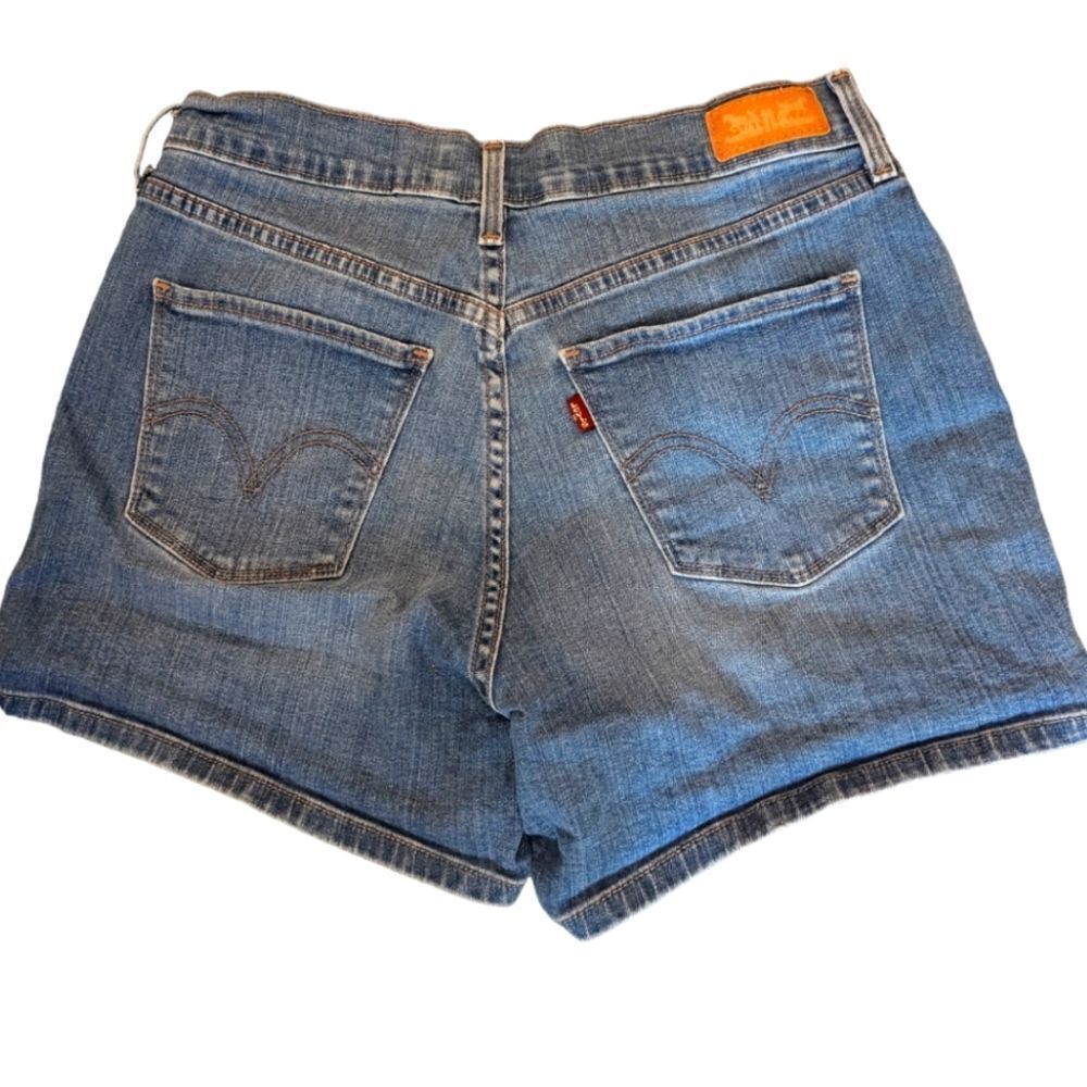 Levi's denim blue jean shorts size 4